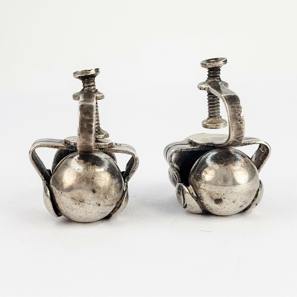 Vintage Mexico Sterling Silver 925 Screw Back Earrings Balls and Leaves Design - Picture 7 of 8